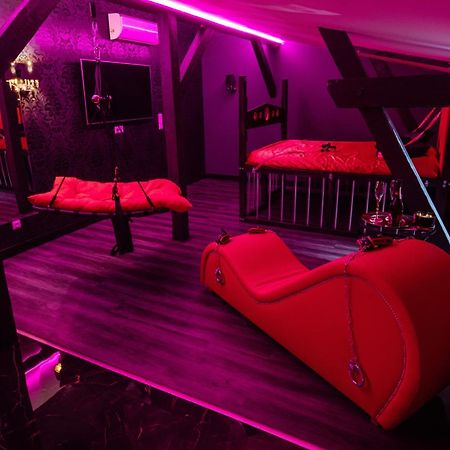 Red Palace Apartament Bdsm Bydgoszcz Buitenkant foto