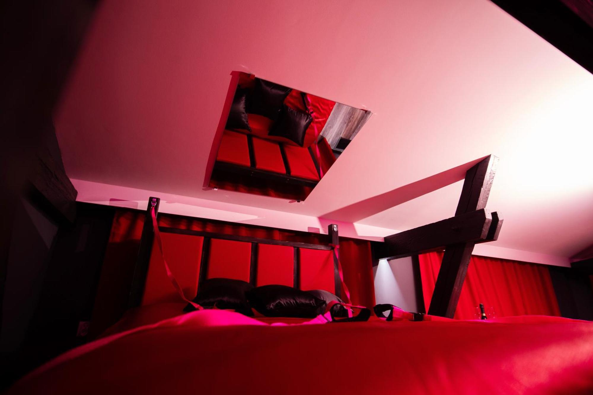 Red Palace Apartament Bdsm Bydgoszcz Buitenkant foto
